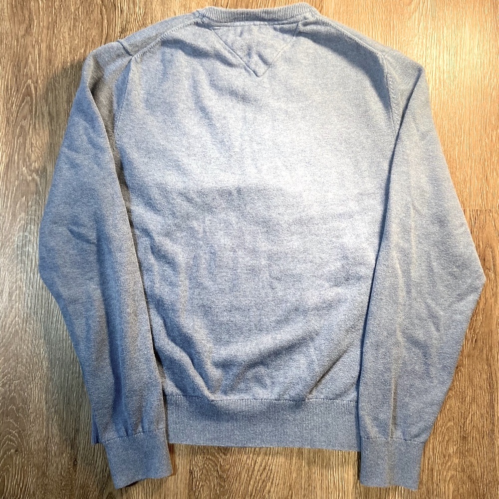 SOLD Tommy Hilfiger crew neck sweater - Picture 7 of 8